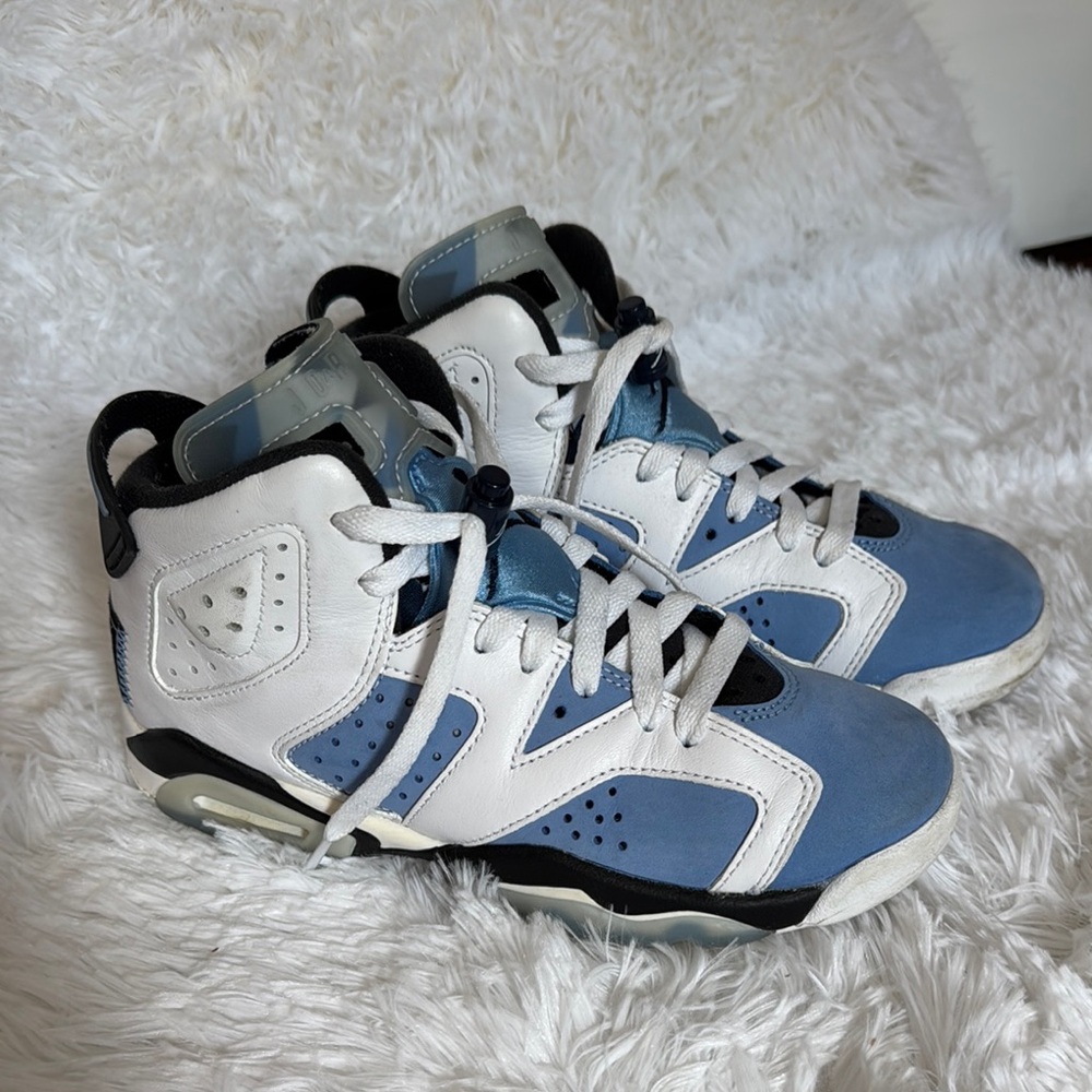 Nike Blue and White Sneakers with Air Cushioning